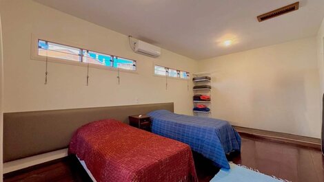 Casa con 5 habitaciones, a 150 m de la playa | Bombas