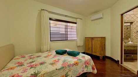 Casa con 5 habitaciones, a 150 m de la playa | Bombas