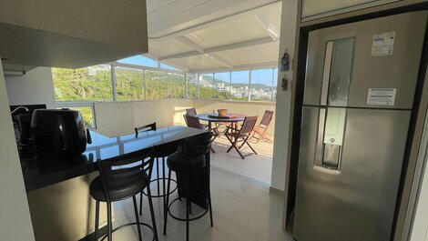180- Penthouse for 6 people 50 meters from Bombas Beach