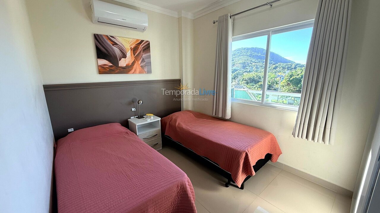 Apartment for vacation rental in Bombinhas (Praia de Bombinhas)