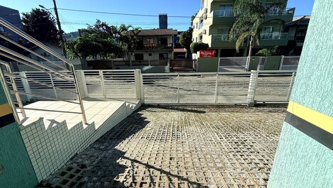 141A - 2-Bedroom Apartment 200m from Bombinhas Beach