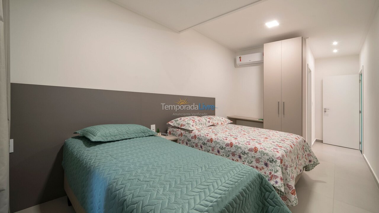 Apartment for vacation rental in Bombinhas (Canto Grande)