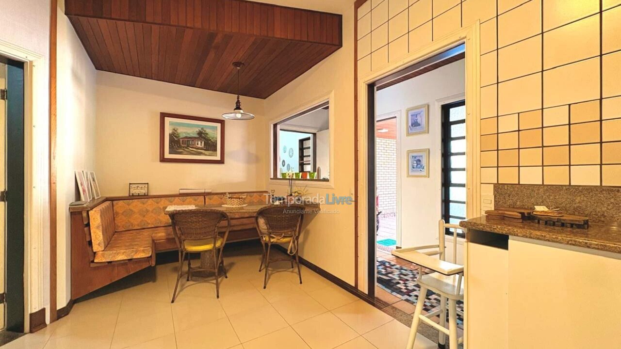 Casa para alquiler de vacaciones em Bombinhas (Praia de Bombas)