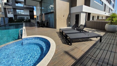 L087 - 2-suite apartment with pool in the middle of the beaches