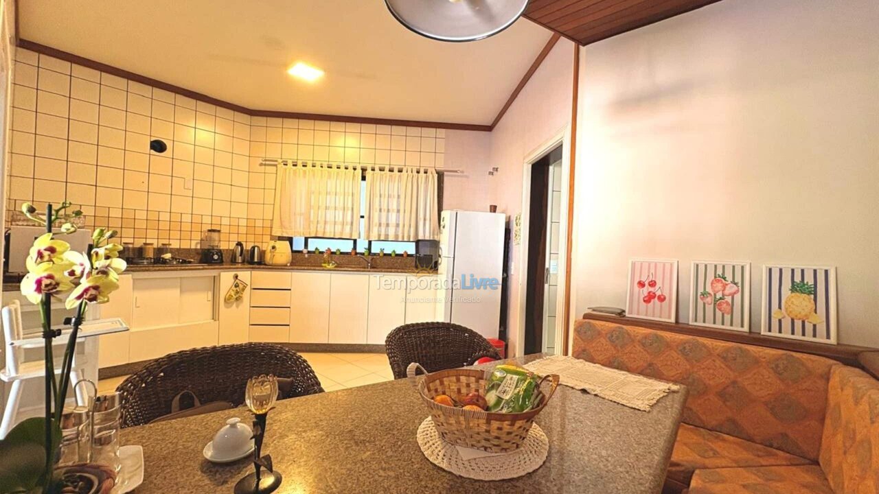 Casa para alquiler de vacaciones em Bombinhas (Praia de Bombas)