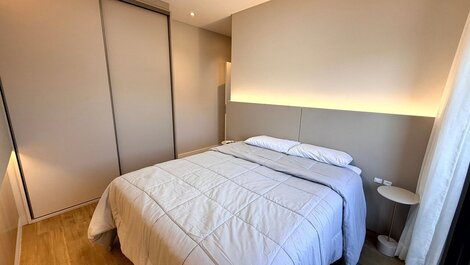 037- HIGH STANDARD Apartment with 3 Suites, 80m from the Beach in a condominium with...