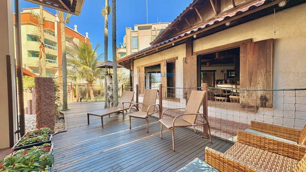 Casa para alquiler de vacaciones em Bombinhas (Praia de Bombas)