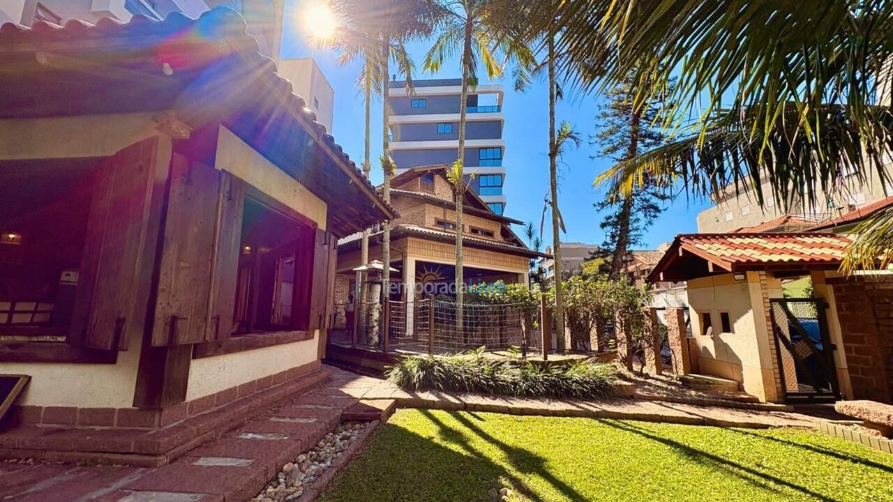 Casa para alquiler de vacaciones em Bombinhas (Praia de Bombas)