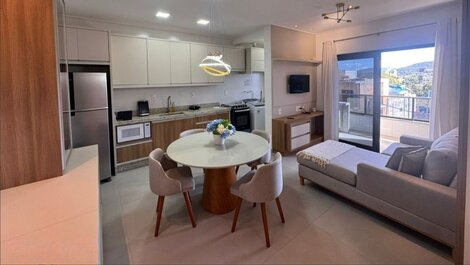 Apartamento/2 suites/piscina/en medio de las playas de Canto Grande