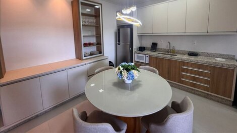 Apartamento/2 suites/piscina/en medio de las playas de Canto Grande