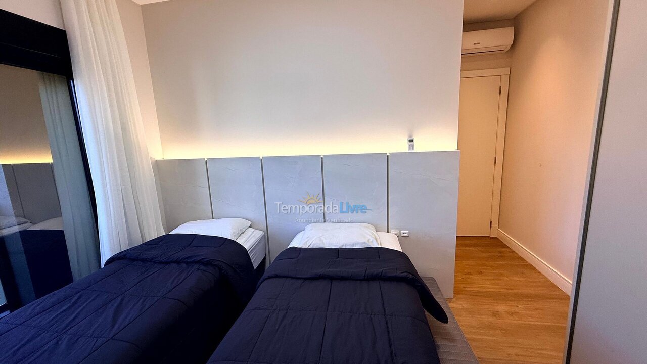 Apartment for vacation rental in Bombinhas (Praia de Bombas)
