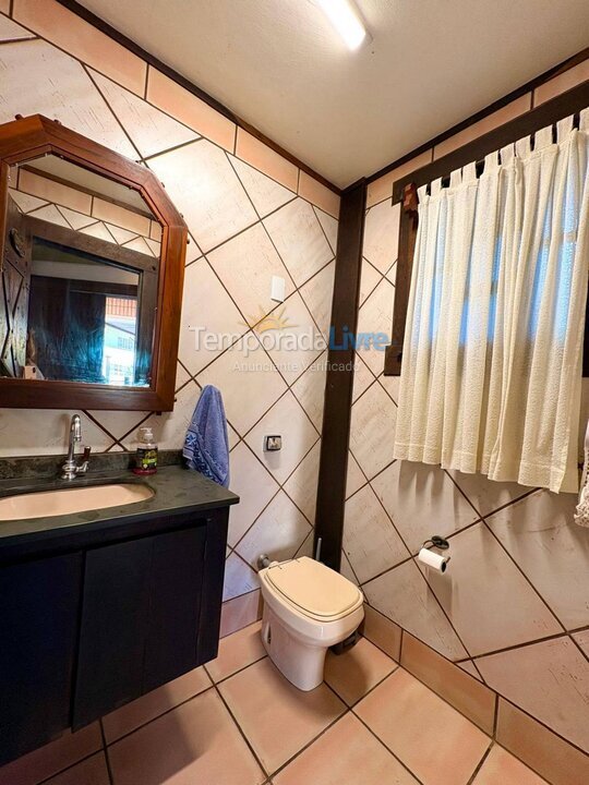 Casa para alquiler de vacaciones em Bombinhas (Praia de Bombas)