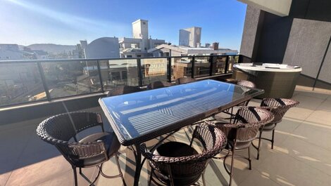 L027- Cobertura duplex com Jacuzzi 3 suites