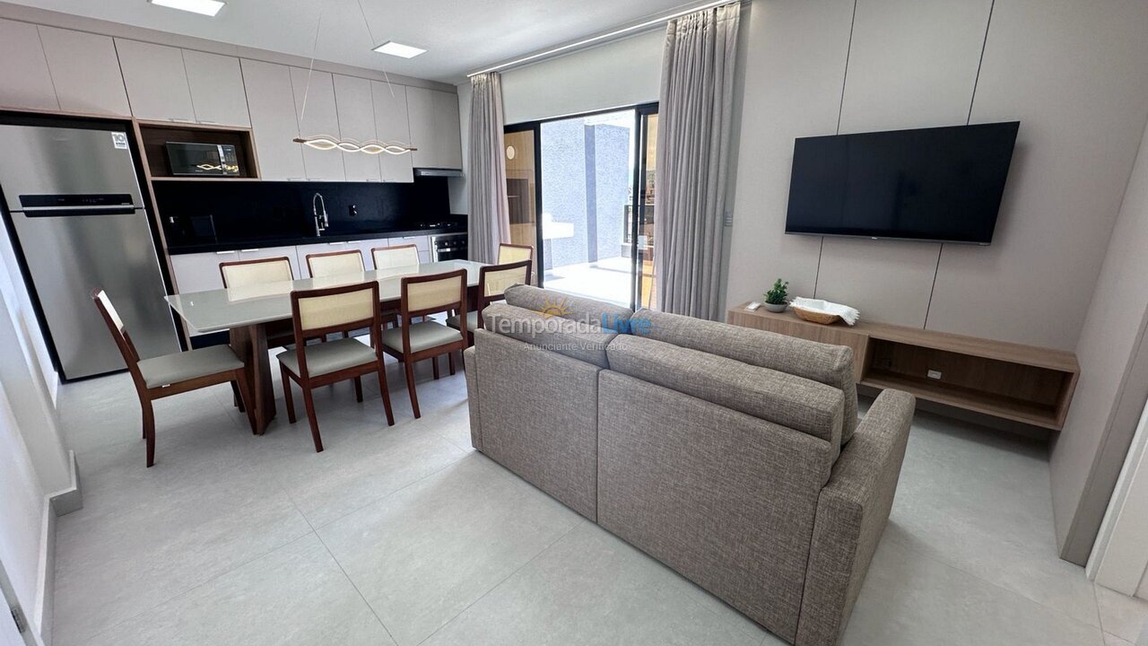 Apartamento para aluguel de temporada em Bombinhas (Canto Grande)