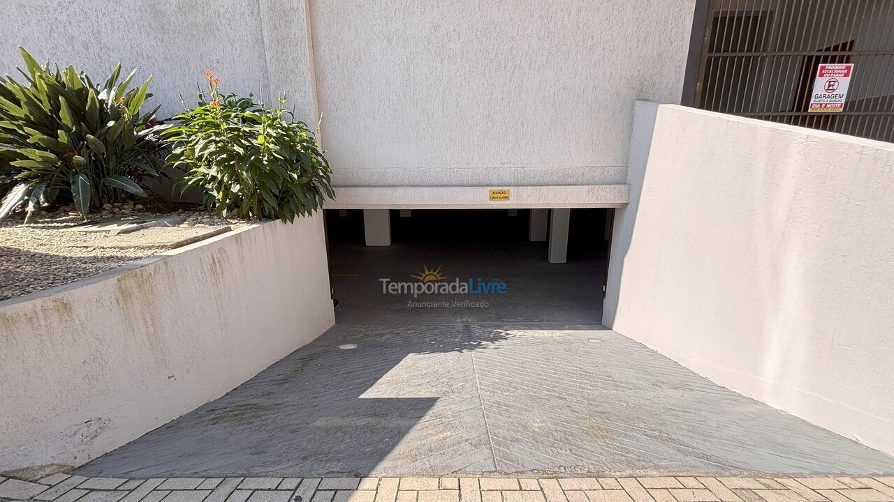 Apartamento para aluguel de temporada em Bombinhas (Praia de Bombas)