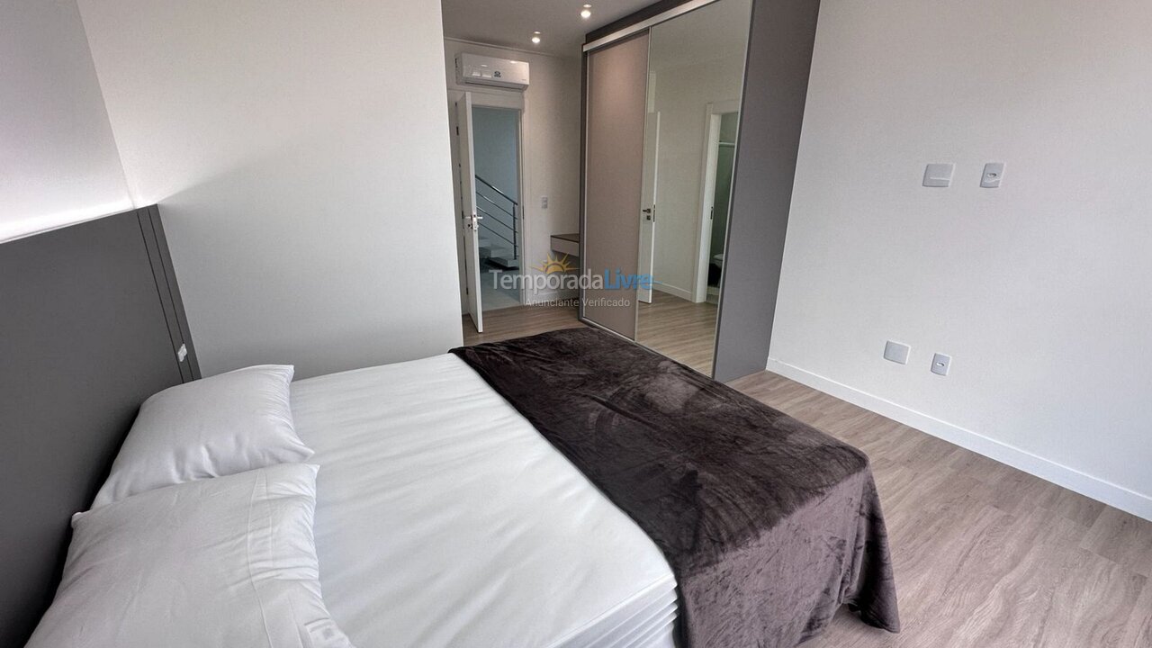 Apartamento para aluguel de temporada em Bombinhas (Canto Grande)