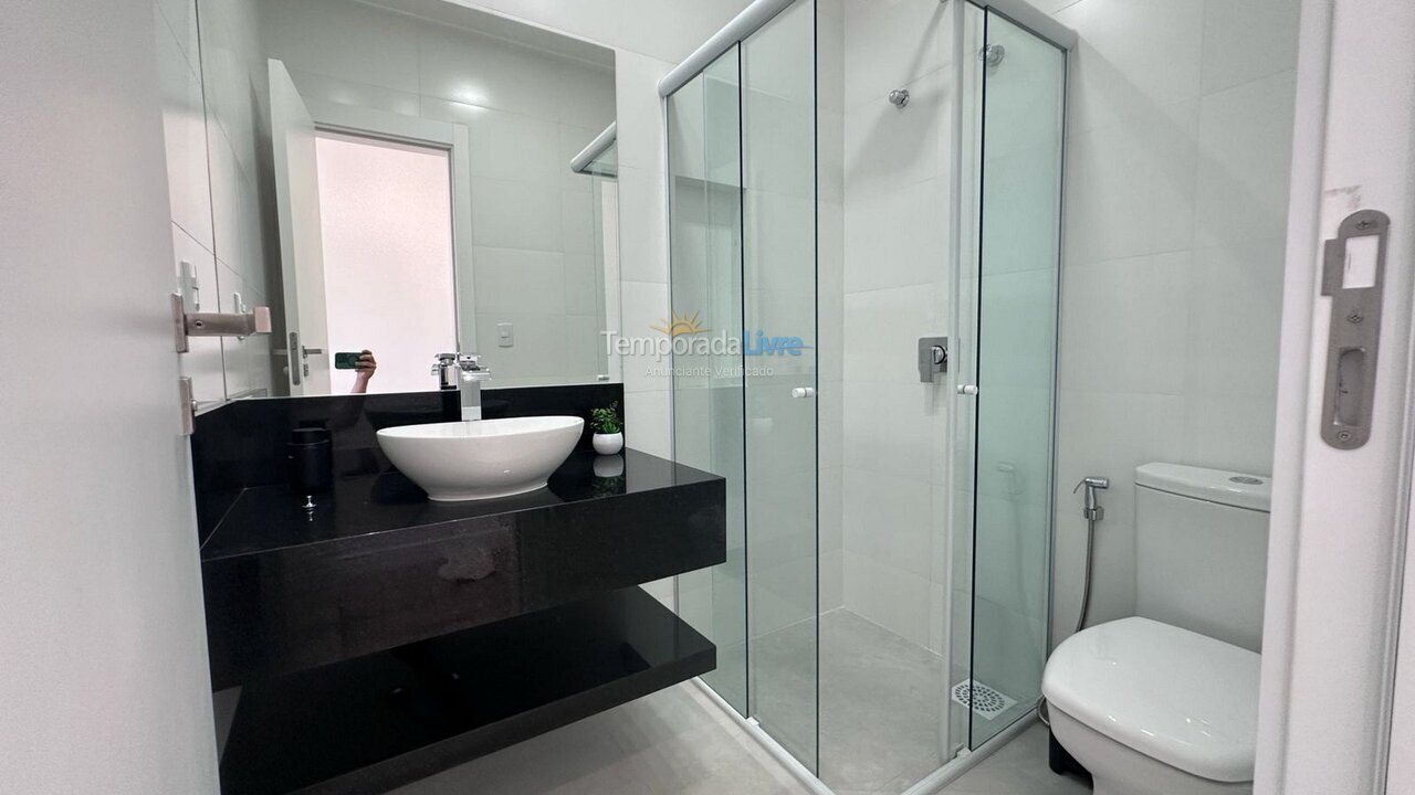 Apartamento para aluguel de temporada em Bombinhas (Canto Grande)