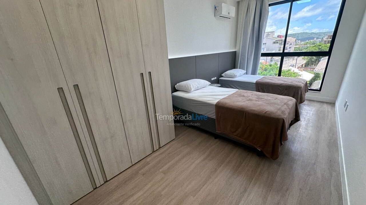 Apartamento para aluguel de temporada em Bombinhas (Canto Grande)