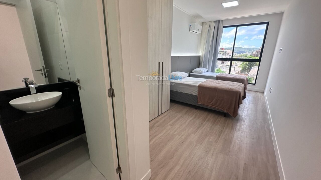 Apartamento para aluguel de temporada em Bombinhas (Canto Grande)