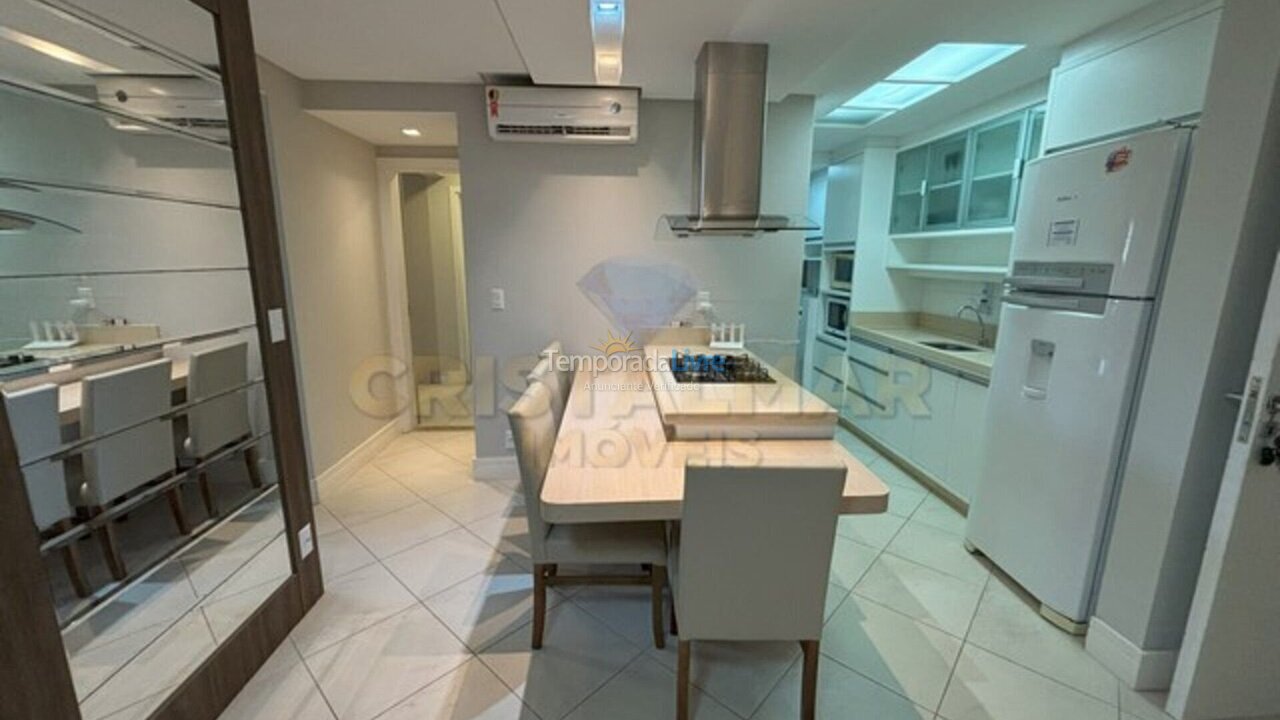 Apartment for vacation rental in Bombinhas (Praia de Bombas)