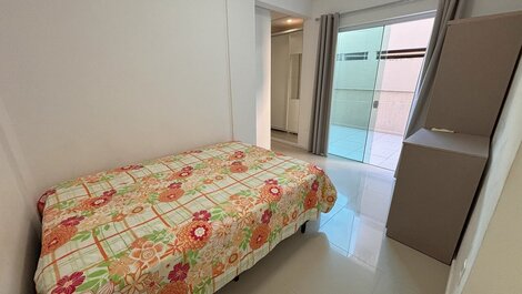 289 - 3-Bedroom Apartment for 9 people, 150m from the Beach
