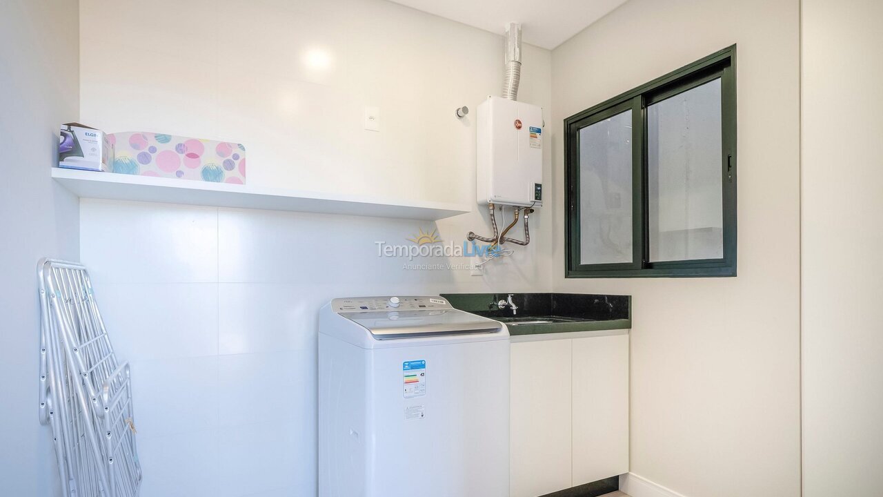 Apartamento para aluguel de temporada em Bombinhas (Praia de Bombas)