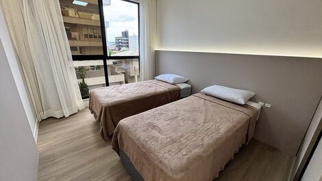 L024 - New 3-bedroom apartment 150 meters from Canto Grande beach.