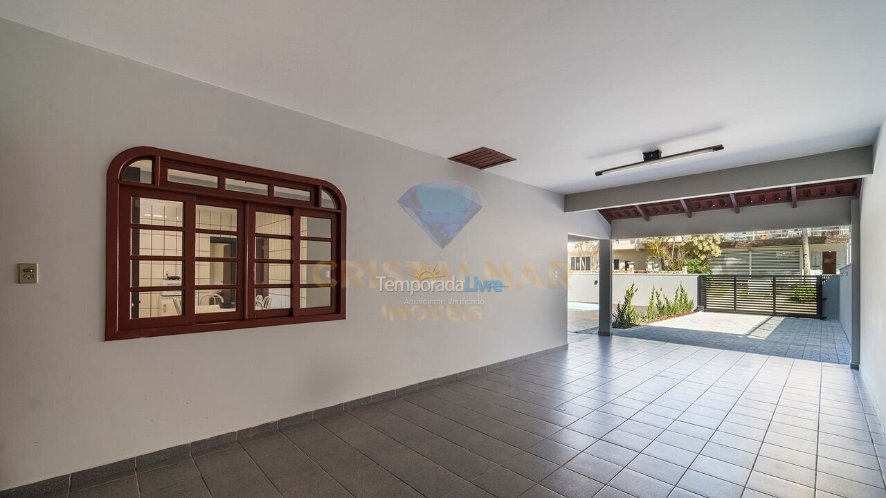 House for vacation rental in Bombinhas (Praia de Bombas)