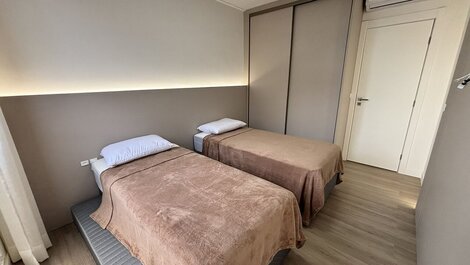 L024 - New 3-bedroom apartment 150 meters from Canto Grande beach.