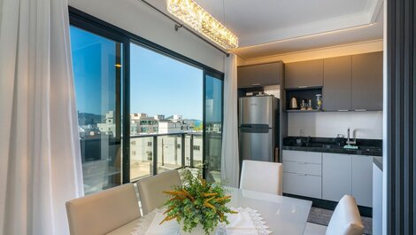 L008 - Apartment with 2 suites and sea view in Canto Grande