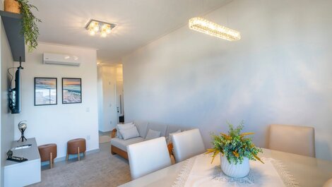 L008 - Apartment with 2 suites and sea view in Canto Grande