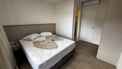 L026 - Apartment at the back, on the first floor, building with...