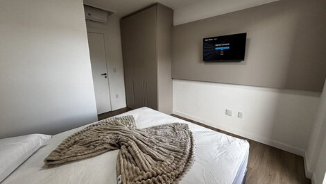 L026 - Apartment at the back, on the first floor, building with...