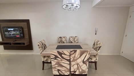 237- Apartamento con piscina, 2 dormitorios, a 250 m de la playa de Bombas.