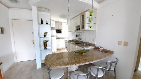 143- Apartamento de 3 dormitorios en Quatro Ilhas