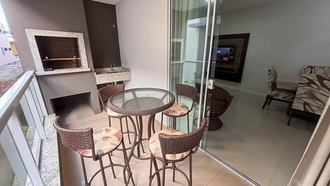 237- Apartamento con piscina, 2 dormitorios, a 250 m de la playa de Bombas.