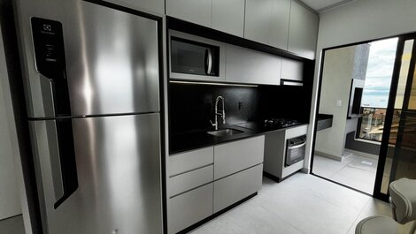 Duplex penthouse with 3 suites, 150m from the beach.