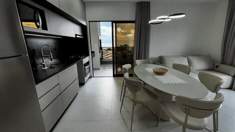 Duplex penthouse with 3 suites, 150m from the beach.