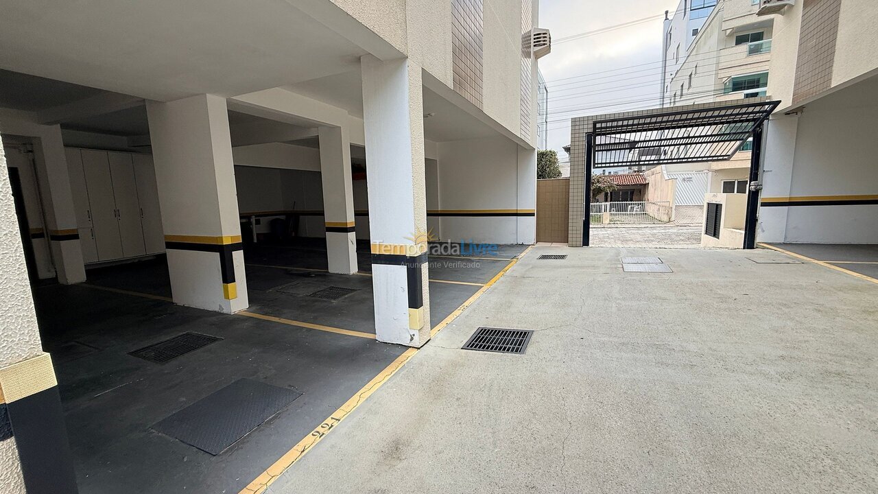 Apartamento para aluguel de temporada em Bombinhas (Praia de Bombas)