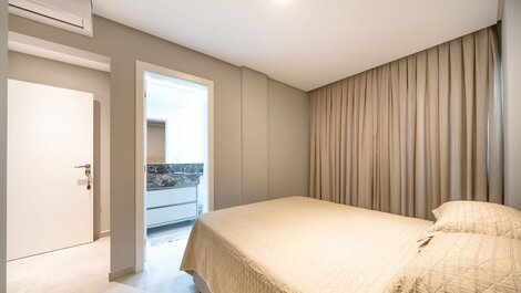 L012 - High-end duplex penthouse on the beachfront in Canto Grande
