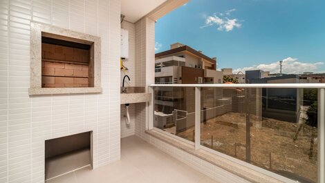 L010 - Apartment with 2 suites, 180 meters from Canto Grande beach.