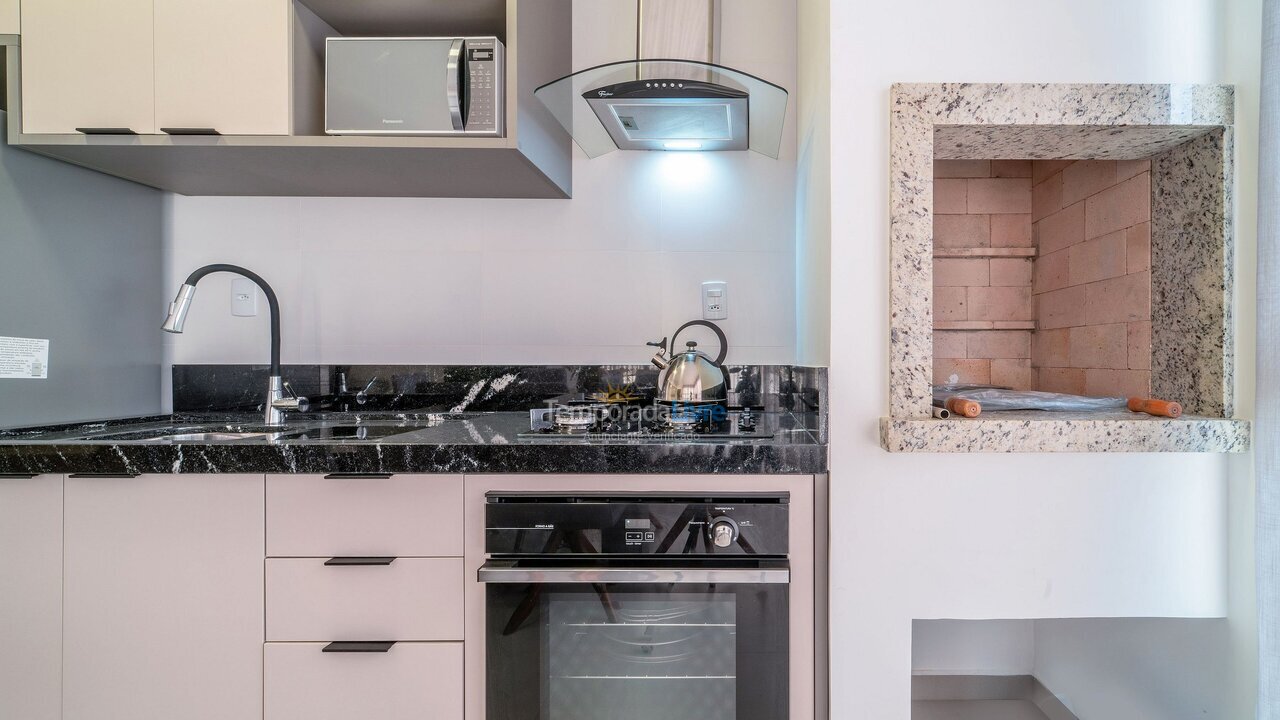 Apartamento para aluguel de temporada em Bombinhas (Canto Grande)