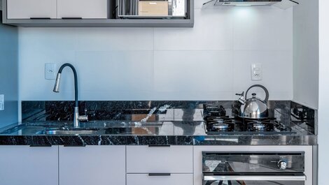 L037 - Apartamento com Vista para o Mar a 50m da Praia em Canto...
