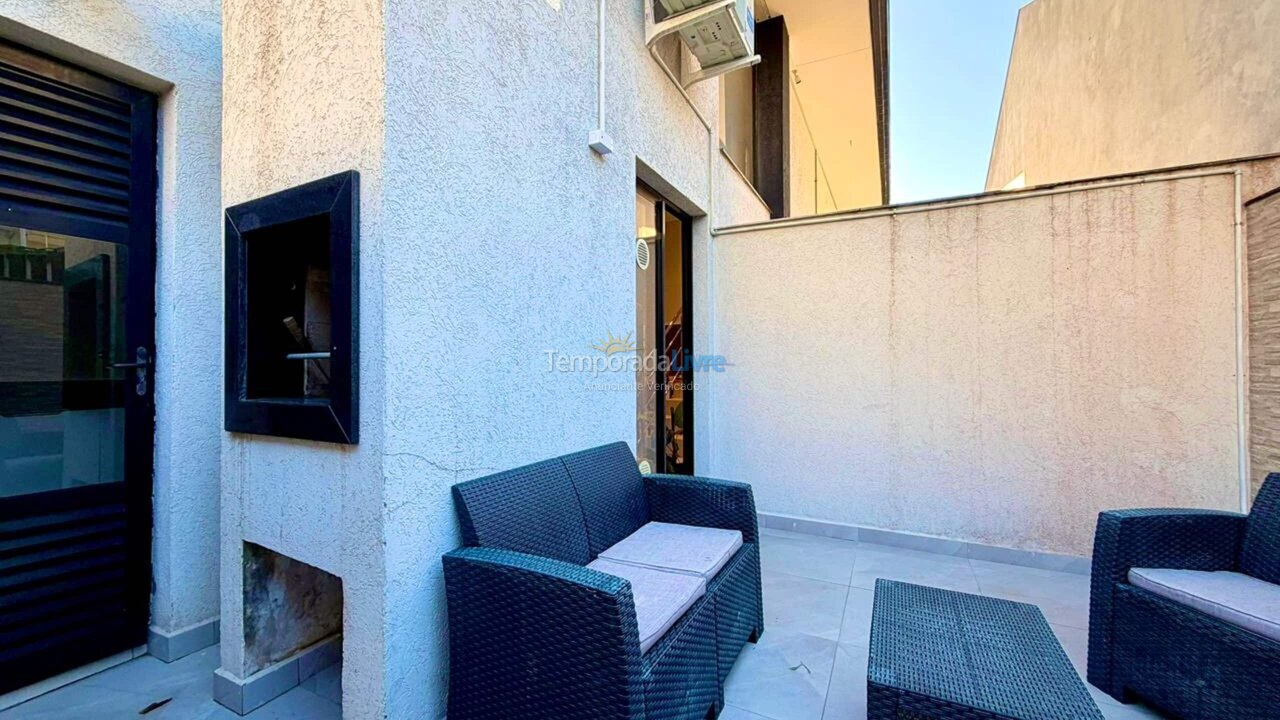 Apartamento para aluguel de temporada em Bombinhas (Canto Grande)