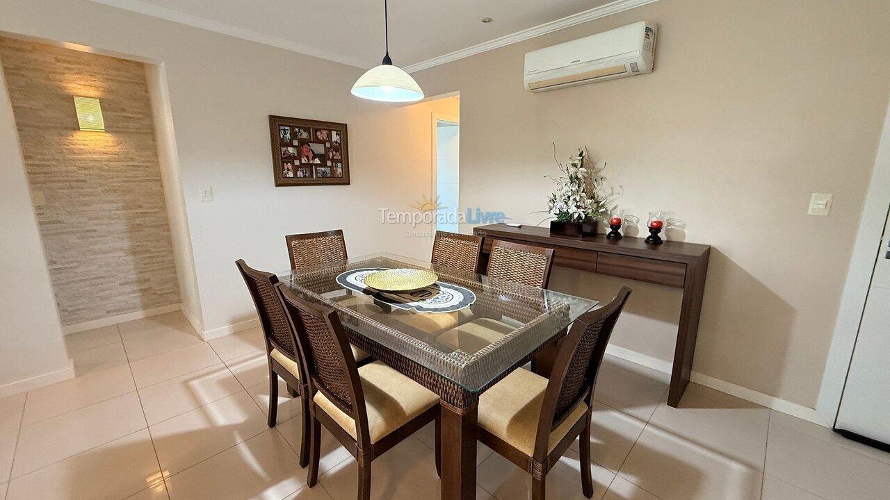 Apartment for vacation rental in Bombinhas (Praia de Bombas)