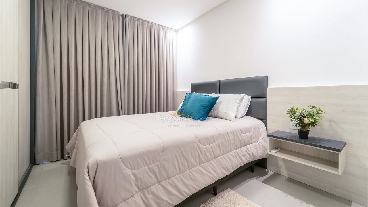 Apartamento para aluguel de temporada em Bombinhas (Canto Grande)