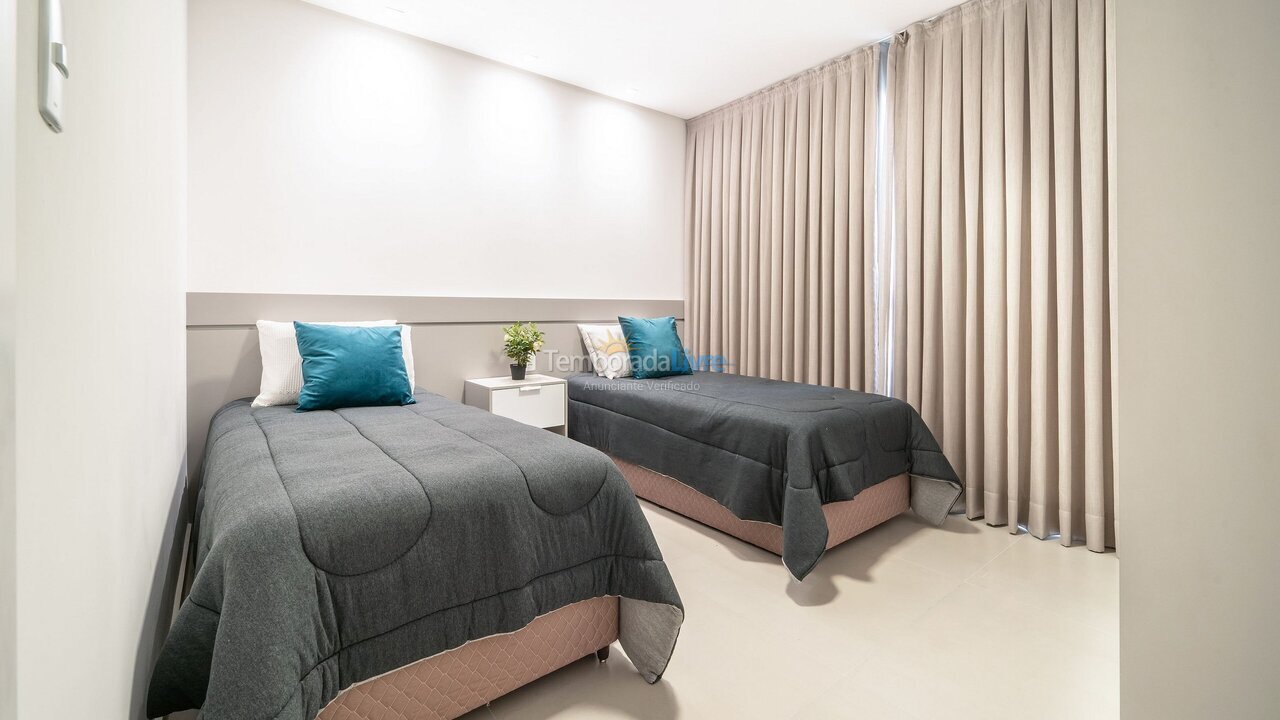 Apartamento para aluguel de temporada em Bombinhas (Canto Grande)