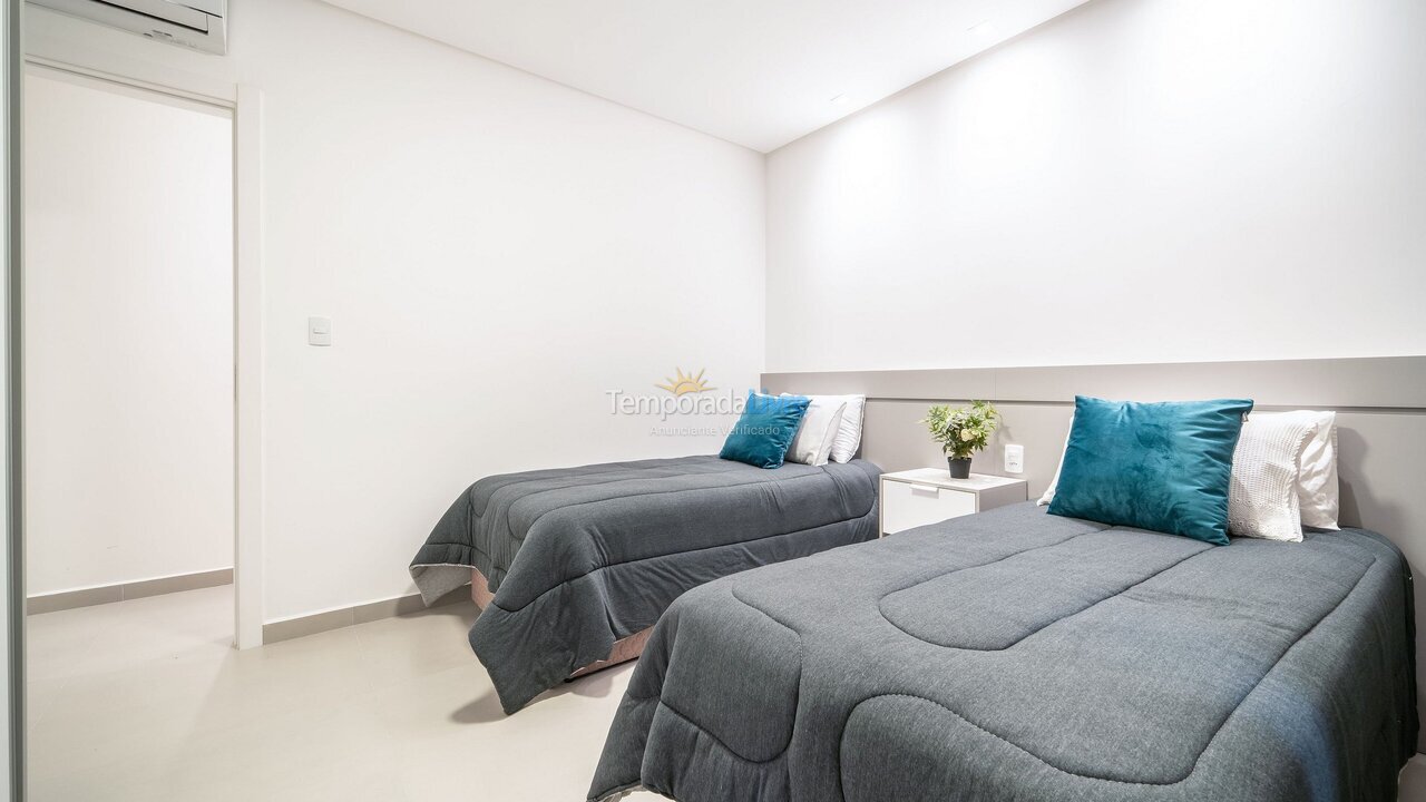 Apartamento para aluguel de temporada em Bombinhas (Canto Grande)