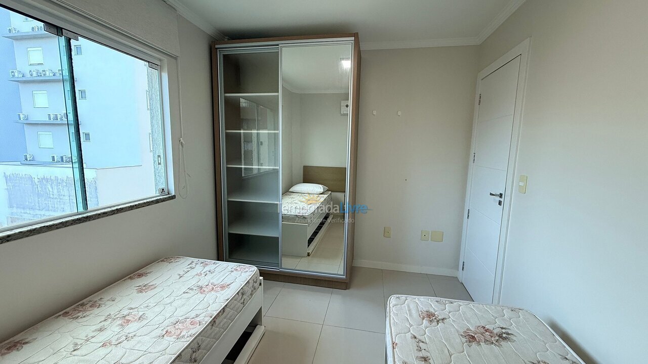 Apartment for vacation rental in Bombinhas (Praia de Bombas)