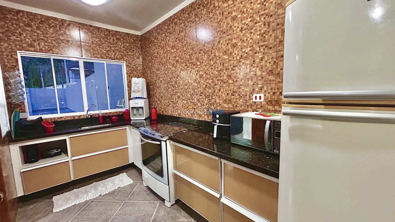 Casa para aluguel de temporada em Ubatuba (Maranduba)